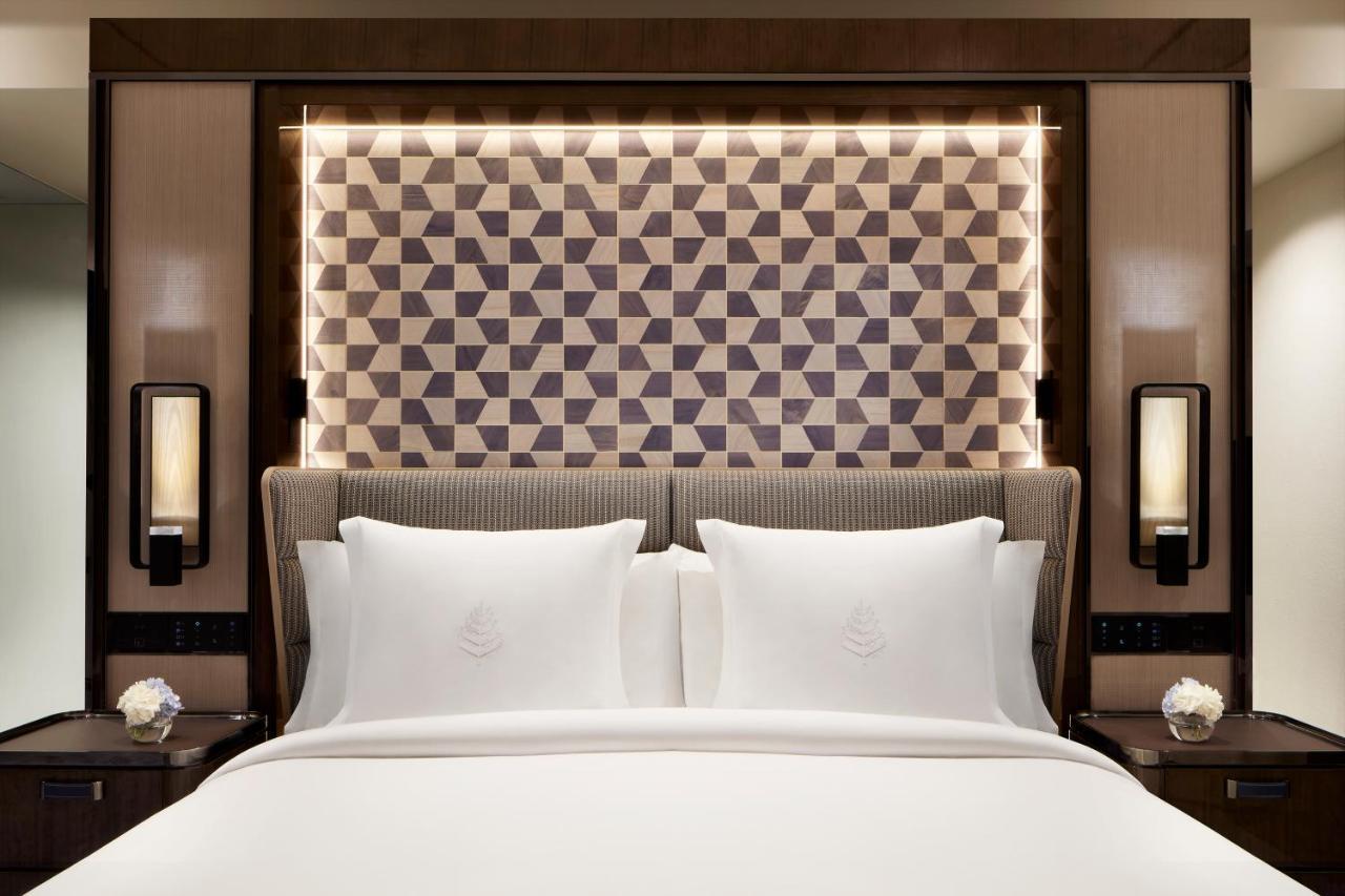 Deluxe Peak-View Room King,1553937073:JPEG